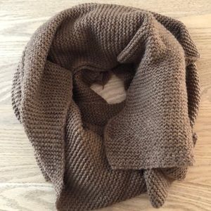 Oversize knitted Zara scarf